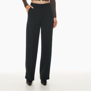 Aritzia effortless black pants size 4 long